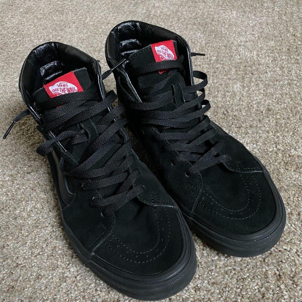 Black Sk8 Hi Vans